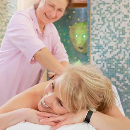 ホテル Wellness Privathotel Post An Der Therme 4*