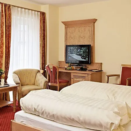 מלון Wellness Privathotel Post An Der Therme 4*